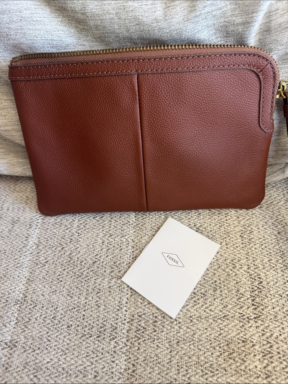 New with Tag Fossil Sofia Large Wristlet in Medium Brown